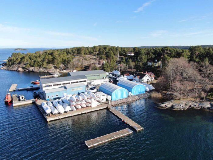 Båtvarvet Korsholmsvarvet löste båtförvaring åt sina kunder med två hallar 10x15x4 meter